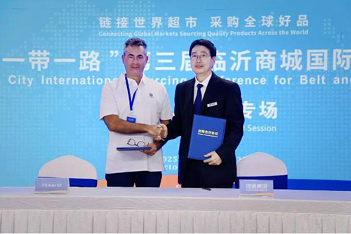 临沂商城国际采购商大会远通二手车专场1.jpg 临沂商城国际采购商大会远通二手车专场1.jpg