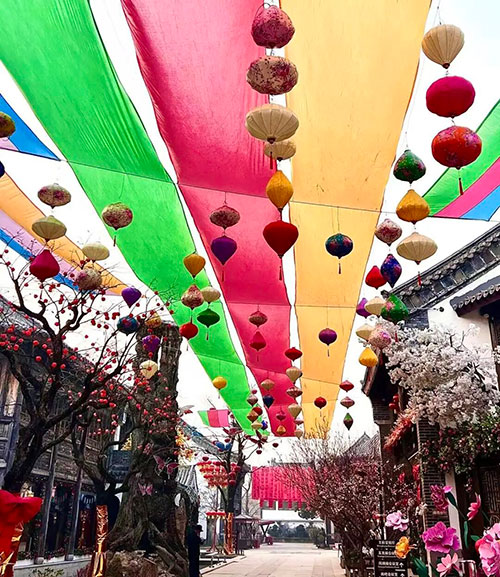 一街灯火迎新春,年味尽在龙园金街2.jpg 一街灯火迎新春,年味尽在龙园金街2.jpg